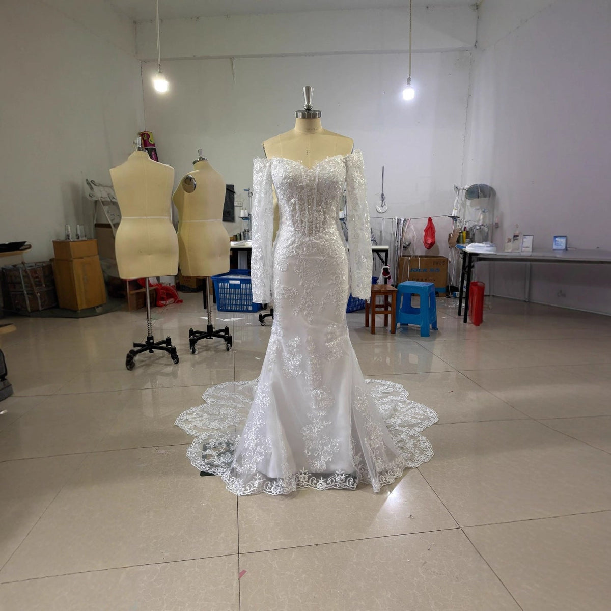 Riafu Off-Shoulder Lace Long-Sleeve Fishtail Gown with Mid-Waist Silhouette