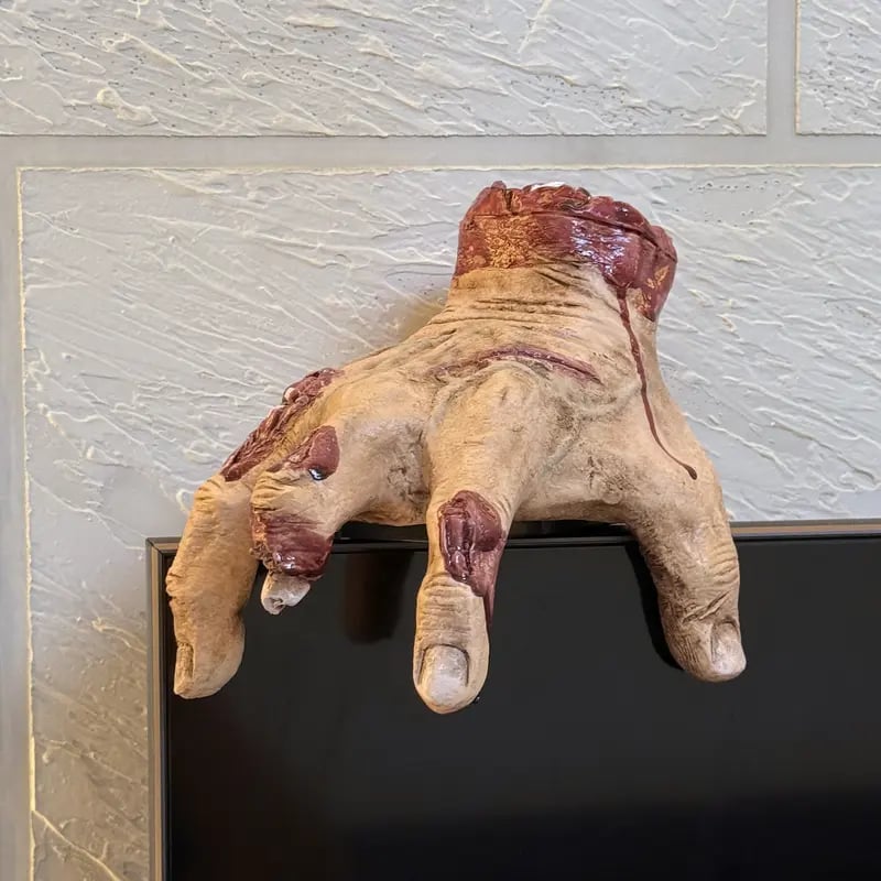 Riafu – Animated Halloween Scary Hand Prop