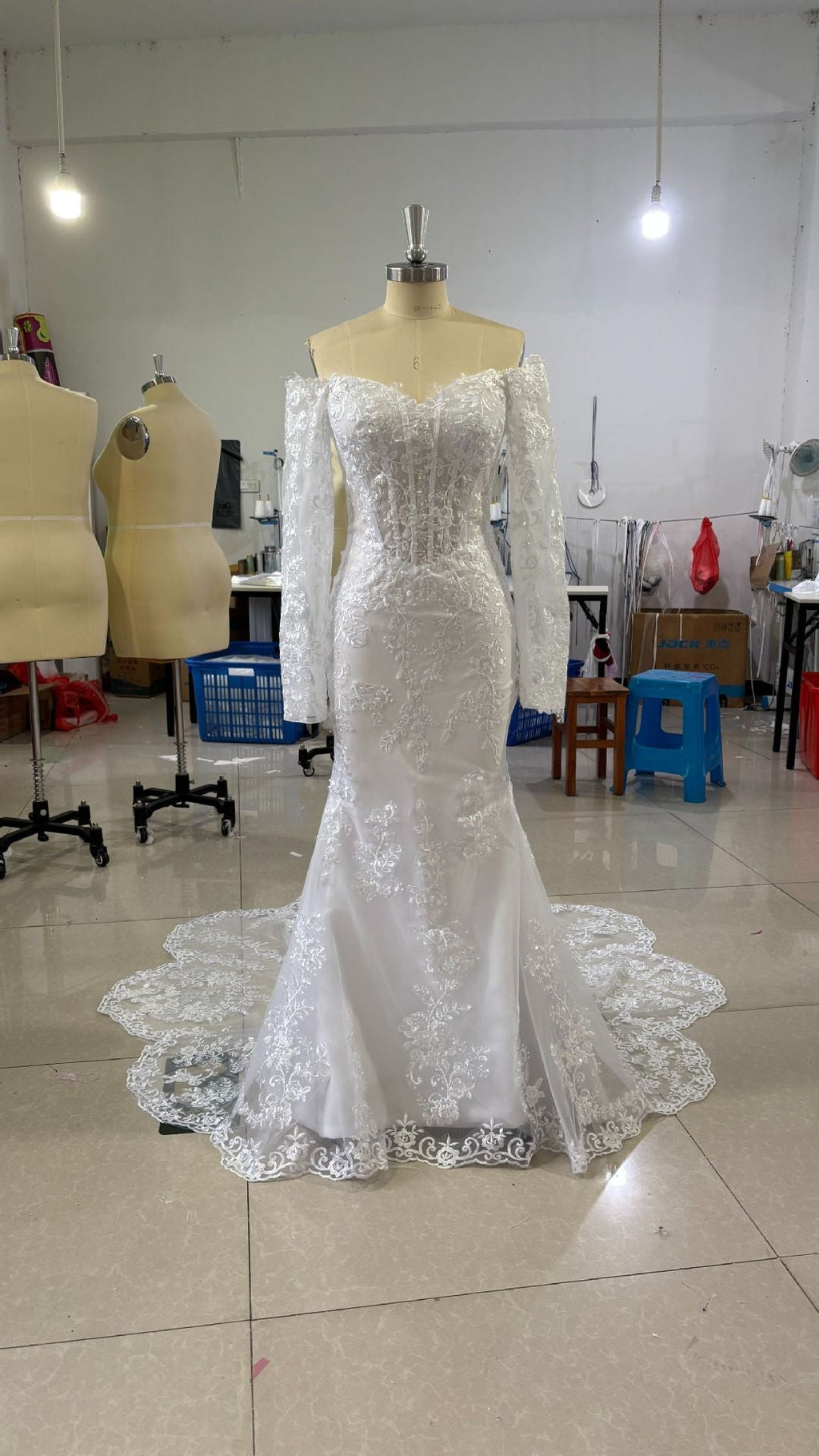 Riafu Off-Shoulder Lace Long-Sleeve Fishtail Gown with Mid-Waist Silhouette
