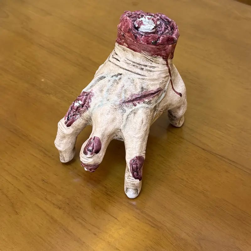 Riafu – Animated Halloween Scary Hand Prop